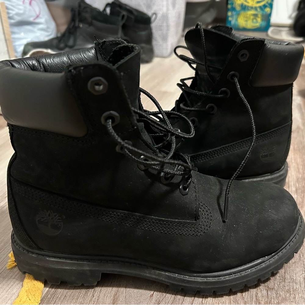 Black Timberlands ! Great condition !